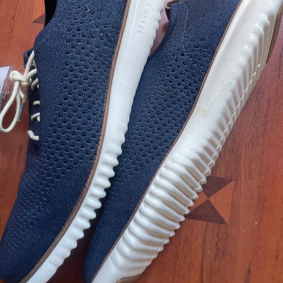 Cole Haan Men display picture 3
